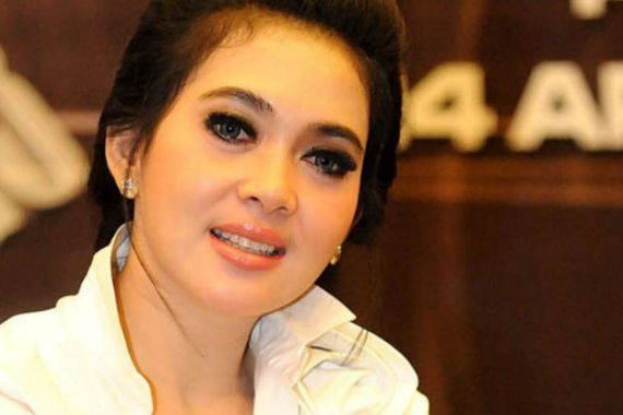 Selain Gelar Open House, Ini Penyebab Syahrini Tak Salat Ied - JPNN.COM