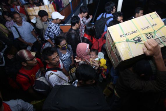 21 Ribu Penumpang Berangkat dari Semarang - JPNN.COM