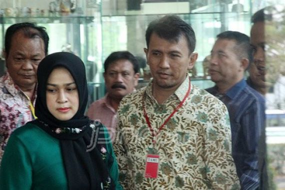 SAH! Gubernur Sumut dan Istri Muda jadi Tersangka Suap Hakim - JPNN.COM