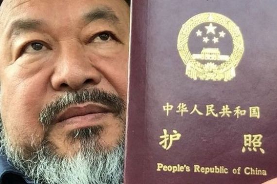 Seniman Pembangkang Itu Akhirnya Dapatkan Paspornya Kembali - JPNN.COM