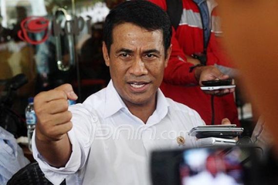 Desak Presiden Jokowi Depak Mentan Amran Sulaiman - JPNN.COM