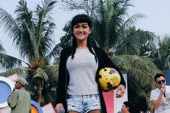 Hehe..Lihat nih Foto Julia Perez yang Mengundang Pikiran Nakal - JPNN.COM