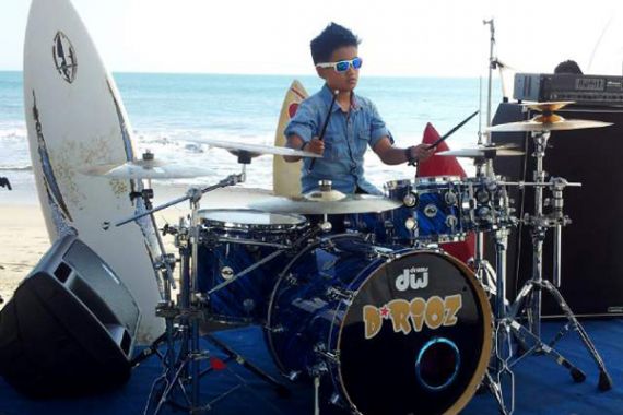 Ssttt...Ini Rahasia Stamina Oke Drummer Cilik Ferdi D*RIOZ - JPNN.COM