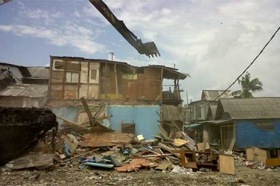 Bongkar 'Rumah Sakti' di Kampung Pulo tanpa Alat Berat, Ini Penjelasannya - JPNN.COM