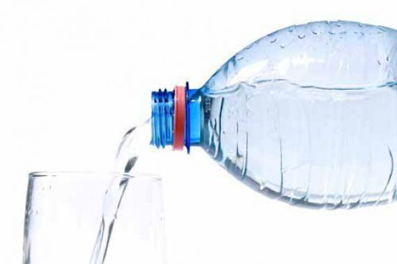 Susah Minum Air Putih? Ini 4 Cara Mengatasinya - JPNN.COM