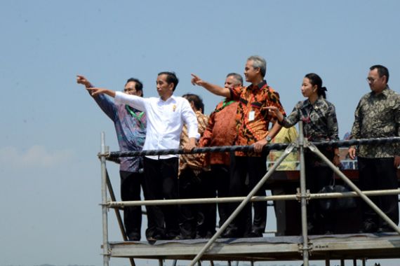 FOTO: Di Balik Makna Telunjuk Presiden... - JPNN.COM