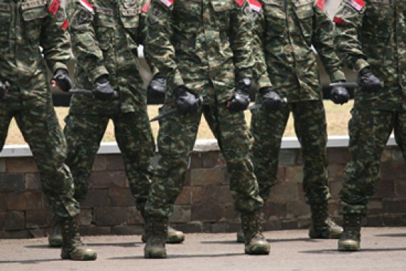 Pascabentrok, TNI Disebar di Beberapa Kantor Polisi - JPNN.COM