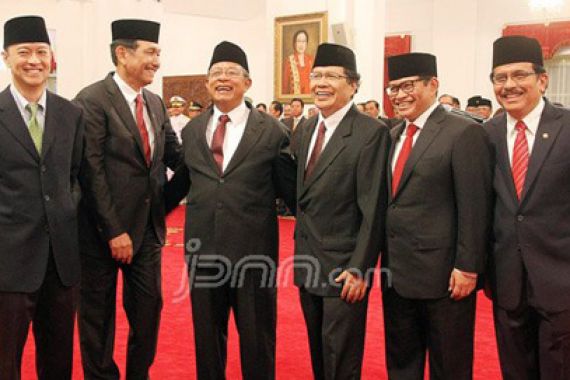 Menteri Rizal Rangkul BH, Ada Apa Nih? - JPNN.COM