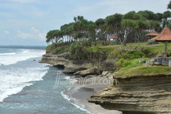 Nama Wisatawan Pangandaran Bakal Tertera di Pohon - JPNN.COM