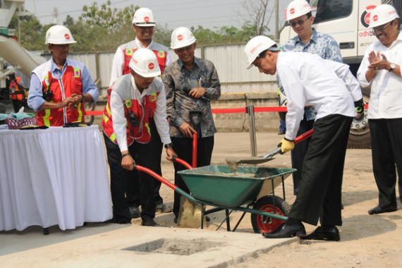 Jokowi Resmikan Pondasi Pertama LRT di Jakarta Timur - JPNN.COM