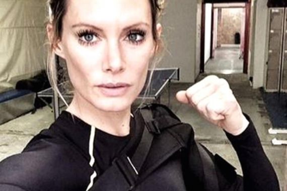 Kasihan, Stuntwoman Cantik Ini Koma setelah Kecelakaan - JPNN.COM