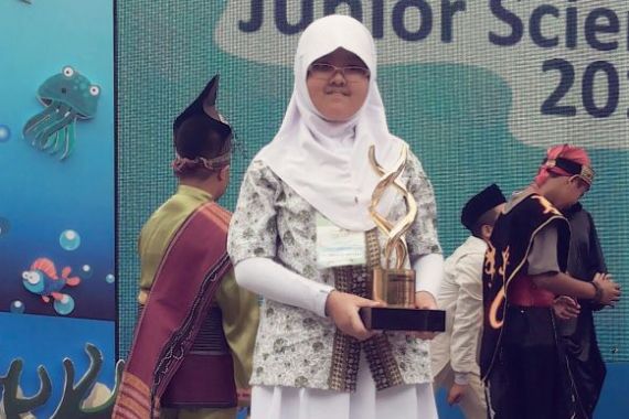 Pelajar Muhammadiyah II Pontianak Temukan Alat Pendeteksi Asap Karhutla - JPNN.COM