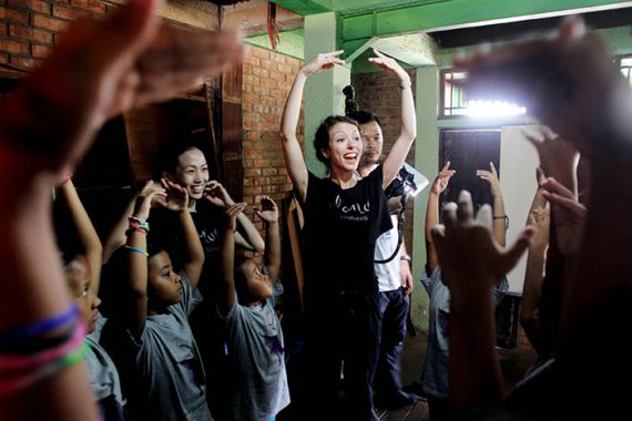 Ketika Balerina Dunia Juliet Burnett Berbagi Ilmu di Tepian Ciliwung - JPNN.COM