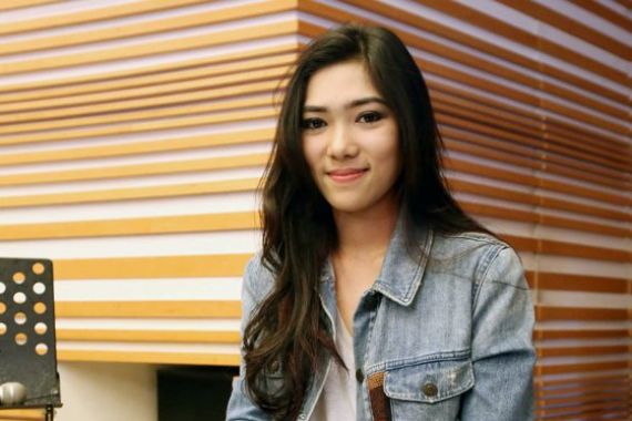 Kiat Penyanyi Cantik Ini saat Penonton Sepi - JPNN.COM