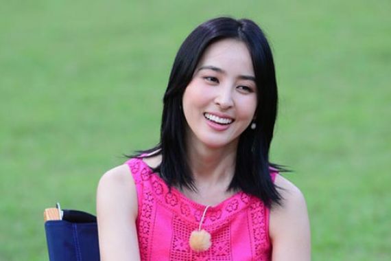 Han Hye Jin Bersyukur Lahirkan Putri Pertama dengan Selamat - JPNN.COM