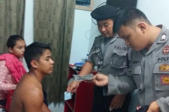 Kapok! Saat Polisi Masuk Kamar, Si Pria Belum Sempat Pakai Baju, Begini Penampakannya - JPNN.COM