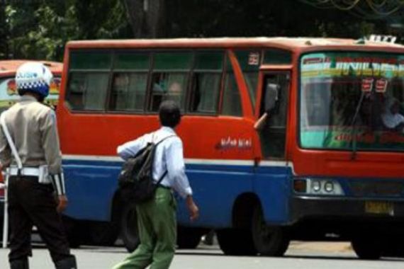 Dinas Perhubungan DKI Akan Tindak Sopir Tembak - JPNN.COM