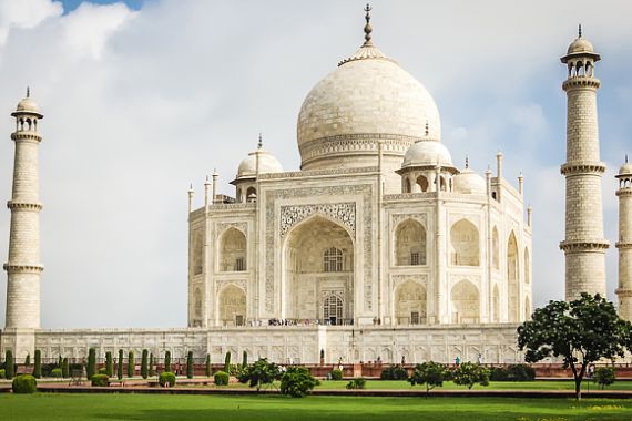 Waduh... Warga Jepang Tewas saat Selfie Begini di Taj Mahal - JPNN.COM