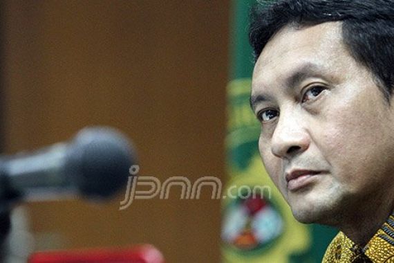 Gara-gara Gigitan, Terdakwa Korupsi Mantan Bawahan Jokowi Kakinya Nyaris Diamputasi - JPNN.COM