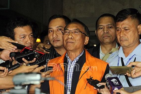 Dampingi Jero Wacik di Sidang Perdana, Sekjen Demokrat Ini Minta Jangan Mikir Aneh - JPNN.COM