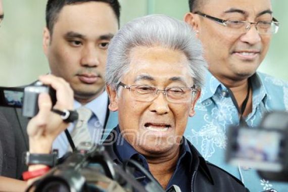 Innalillahi...Adnan Buyung Nasution Tutup Usia - JPNN.COM