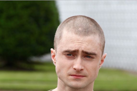 GANTENG... Daniel Radcliffe Botak Demi Film Terbarunya - JPNN.COM