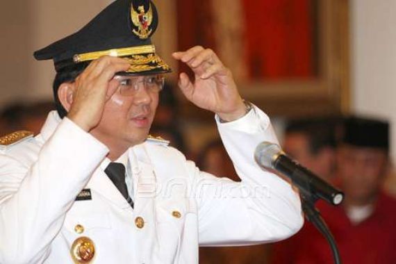 Hari Kerja KTP Ahok Terkumpul 50 KTP, Tapi Saat Weekend... - JPNN.COM