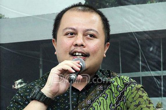 MK Putuskan Pemeriksaan Anggota DPR Perlu Izin Presiden, Ini Komentar Pengamat - JPNN.COM