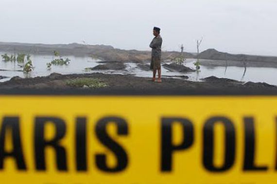 Lihat! Gara-gara Penambangan Pasir Inilah Salim Kancil Digergaji Lalu Dibunuh - JPNN.COM