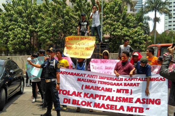 Pertahankan Tanah Adat, Aktifis Maluku Demo INPEX Masela dan Kedubes Jepang - JPNN.COM