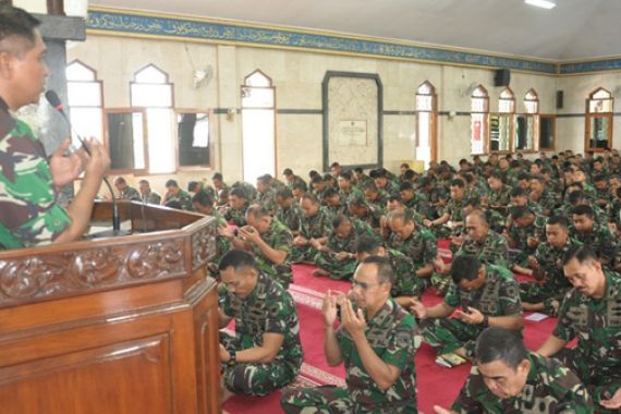 Gelar Doa Bersama untuk Kesuksesan HUT TNI 2015 - JPNN.COM
