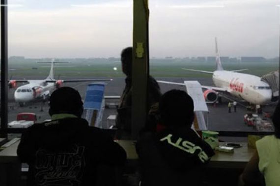 BREAKING NEWS: Pesawat Aviastar Hilang Kontak Saat Menuju Makassar - JPNN.COM