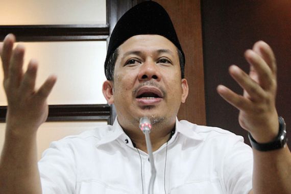 NAH...Fahri Hamzah Dukung Jokowi Minta Maaf Atas Kekeliruan Negara di Masa Lalu - JPNN.COM