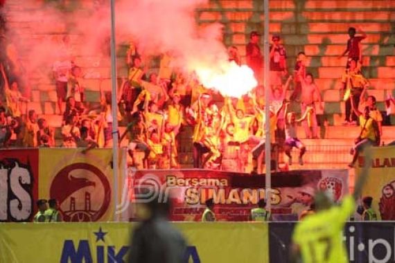 Terus Diserang, Sriwijaya FC Malah Ungguli Arema Cronus 1-0 - JPNN.COM
