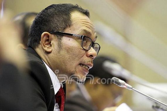 Menaker Optimistis Indonesia Siap Hadapi MEA 2015 - JPNN.COM