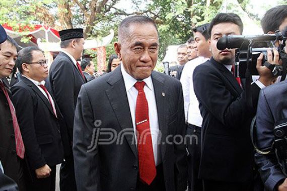 Indonesia Butuh 100 Juta Kader Militan Bela Negara - JPNN.COM