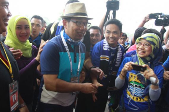 So Sweeeet...Ridwan Kamil dan Manajemen Persib Sowan ke Kantor Persija - JPNN.COM