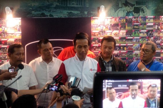 Usai Nonton Bola, Jokowi Bicara Lagi soal Bencana Kabut Asap - JPNN.COM