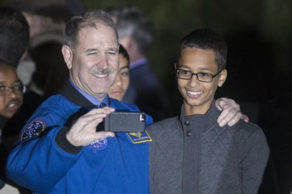 Remaja Islam yang Dituding Membuat Bom Jam Bertemu Obama Di Gedung Putih - JPNN.COM