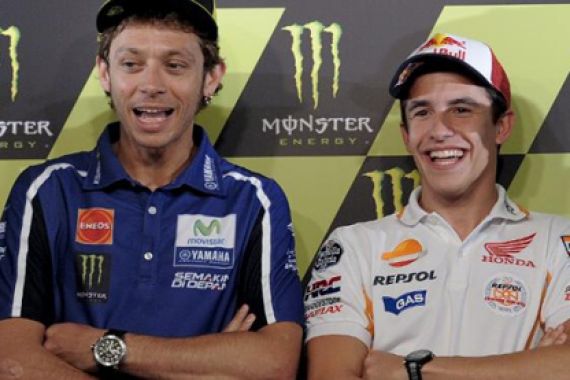 Nah Lho... Rossi Tuding Marquez Bantu Lorenzo Raih Juara Dunia - JPNN.COM
