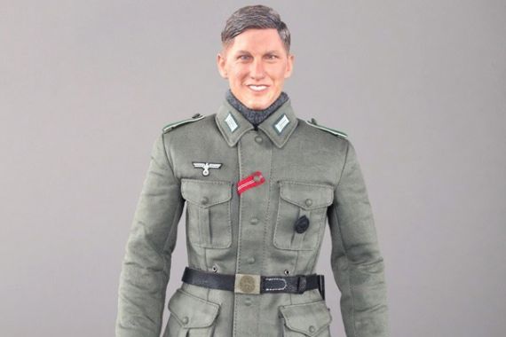 Dijadikan Boneka Nazi, Gelandang MU Tuntut Perusahaan Tiongkok - JPNN.COM