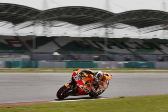 Jaminan Seru! Pedrosa Start Terdepan, Rossi Ditempel Lorenzo - JPNN.COM