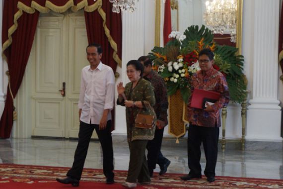Bu Mega dan Jokowi Terlihat Mesra di Istana - JPNN.COM