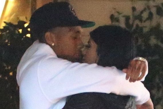 Nggak Tahan, Adik Kim Kardashian Nggak Berhenti Ciuman dengan... - JPNN.COM