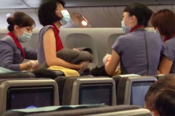 Alamak!.. Wanita Melahirkan Dalam Pesawat Itu Didenda Rp450 Juta - JPNN.COM
