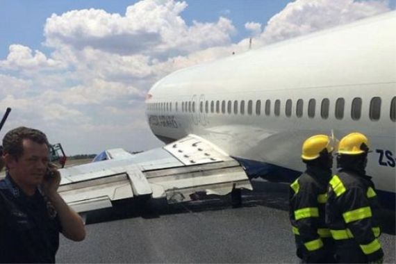 Pesawat British Airways Mendarat Darurat, Sayap Terseret Sepanjang Landasan - JPNN.COM