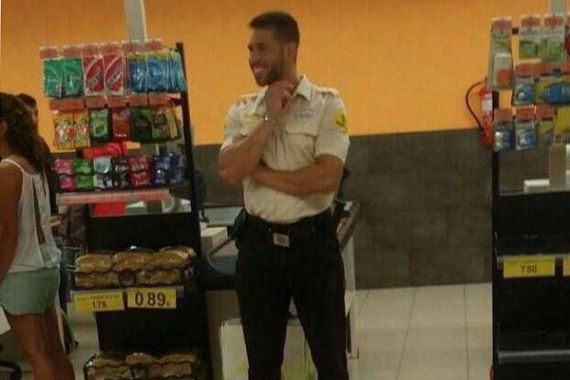 Weww.. Kapten Real Madrid Jadi Penjaga Keamanan Supermarket - JPNN.COM