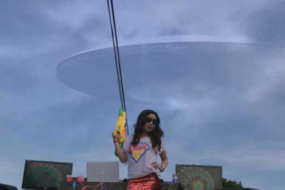 Pesawat UFO Terekam di Kalimantan Timur - JPNN.COM