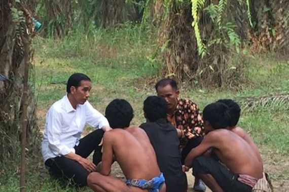 Polri Turun Tangan Usut Gunjingan Foto Jokowi Kunjungi Suku Anak Dalam - JPNN.COM
