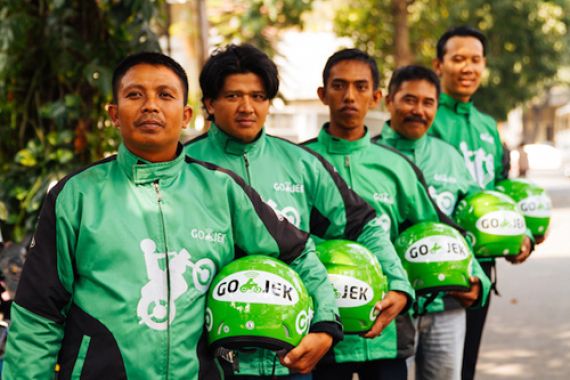 Daripada Nggak Makan, Driver Go-Jek Ini Tetap Narik Penumpang - JPNN.COM